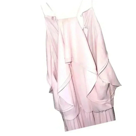 Beautiful Flowy Light Summer Dress in Pale Pink - Picture 8 of 8